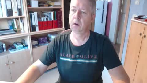 quiller_de online show from November 10, 10:53 am