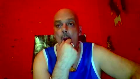 qwertyuiop22348015 online show from May 1, 7:49 pm