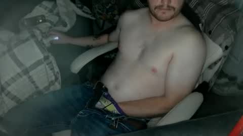 randomguy69759061 online show from April 4, 12:35 pm