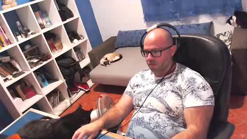 ravingr3d3 online show from October 11, 8:57 pm