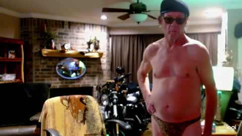 Snapshot of ready4aride2day chatting on January 20, 10:40 am ready4aride2day online show from January 20, 10:40 am