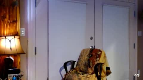 Snapshot of ready4aride2day chatting on December 11, 6:48 am ready4aride2day online show from December 11, 6:48 am