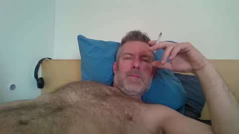 Red online show from March 3, 9:06 am