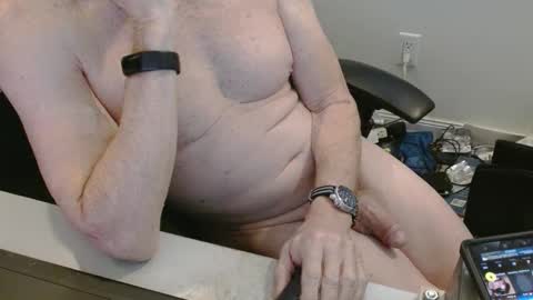 Snapshot of redheadmfl chatting on December 3, 8:17 pm RedHeadMaleFlorida online show from December 3, 8:17 pm