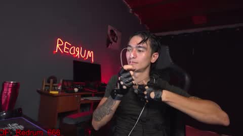 Red online show from November 12, 6:35 pm