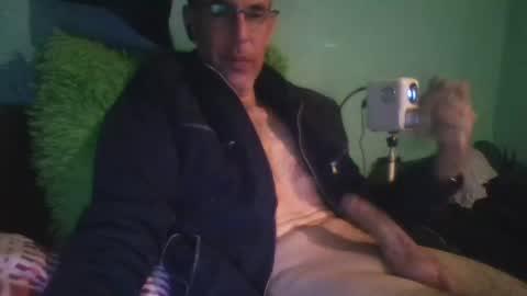 reyes_albert2006 online show from March 8, 12:09 pm