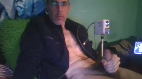 reyes_albert2006 online show from February 3, 9:14 am