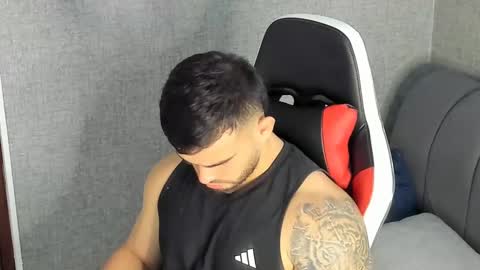 Snapshot of ricardogonzalez666 chatting on January 8, 11:19 pm ricardogonzalez666 online show from January 8, 11:19 pm