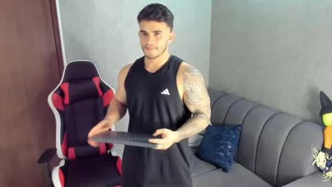 Snapshot of ricardogonzalez666 chatting on December 4, 12:30 am ricardogonzalez666 online show from December 4, 12:30 am