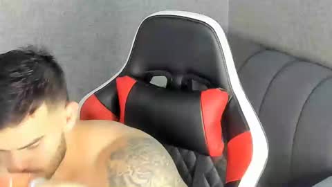 Snapshot of ricardogonzalez666 chatting on February 23, 5:14 pm ricardogonzalez666 online show from February 23, 5:14 pm