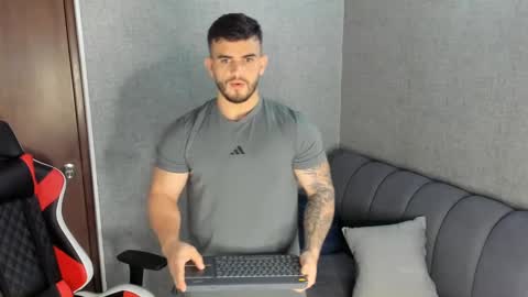 Snapshot of ricardogonzalez666 chatting on January 20, 11:54 pm ricardogonzalez666 online show from January 20, 11:54 pm