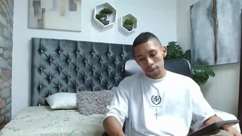 richar_voller online show from March 10, 11:23 am