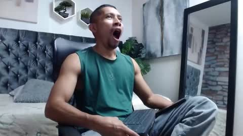 richar_voller online show from November 2, 1:48 pm