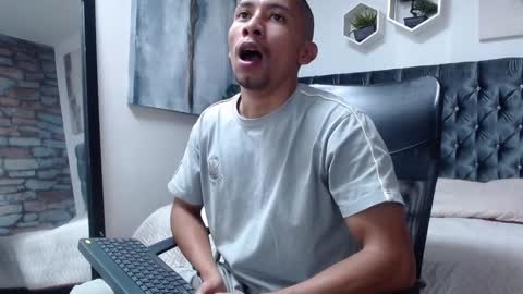 richar_voller online show from October 9, 11:15 am