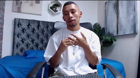 richar_voller online show from December 16, 11:22 am