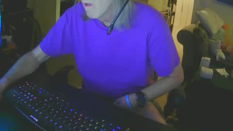 Snapshot of rickl56 chatting on October 21, 10:12 pm rickl56 online show from October 21, 10:12 pm