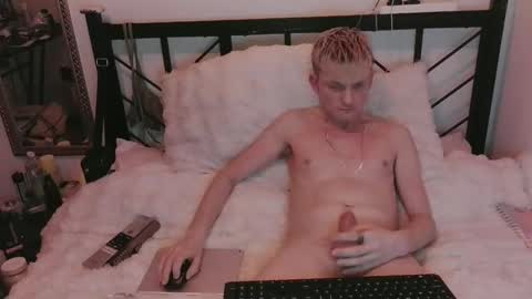 DippingDolly96 online show from February 2, 4:55 am