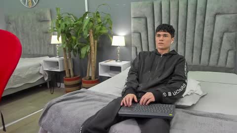 Roan Birkin online show from February 6, 7:18 pm