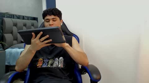 Roan Birkin online show from November 6, 10:24 pm