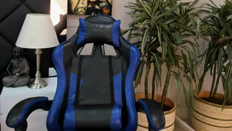 Roan Birkin online show from April 7, 9:15 pm