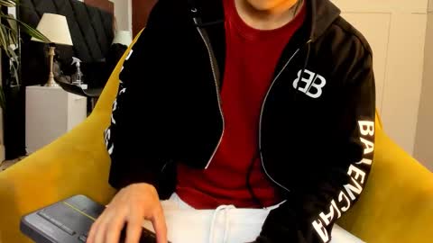 Roan Birkin online show from February 15, 7:22 pm