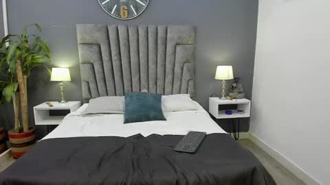 Roan Birkin online show from February 1, 7:23 pm