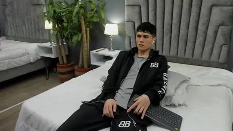 Roan Birkin online show from February 16, 7:38 pm