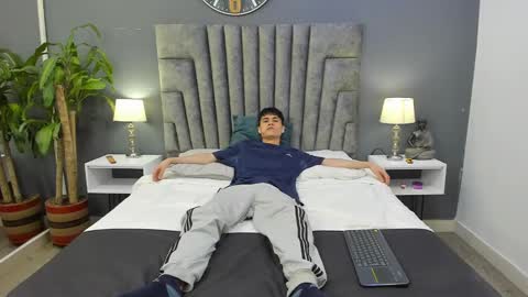 Roan Birkin online show from February 2, 7:14 pm