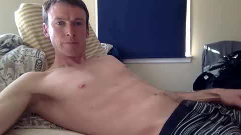 rob00435295 online show from April 6, 12:28 pm