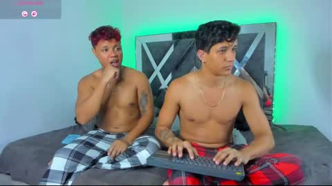 Robert Miller And Mael Thompson  online show from April 12, 12:03 am