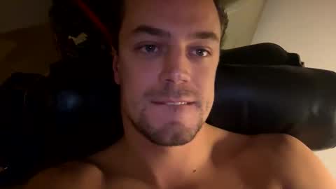 Snapshot of robertooeeerr chatting on October 24, 9:05 pm robertooeeerr online show from October 24, 9:05 pm