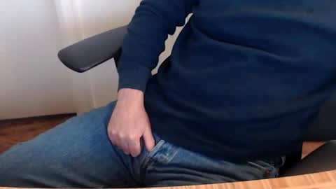 robidan6923 online show from December 1, 1:58 pm