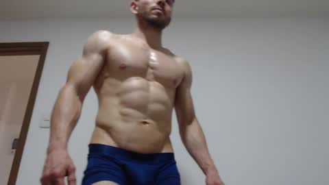 rocky muscle online show from January 12, 9:30 pm