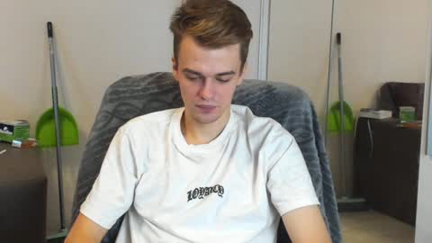 taylor fox online show from December 6, 1:33 pm