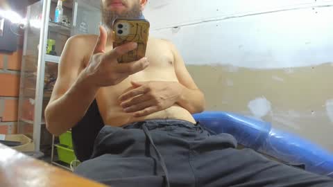 Snapshot of roller_skate_dh chatting on October 8, 9:41 pm Dom online show from October 8, 9:41 pm
