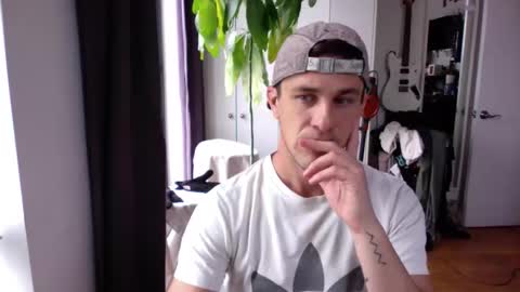 RossCollab online show from February 25, 8:32 pm