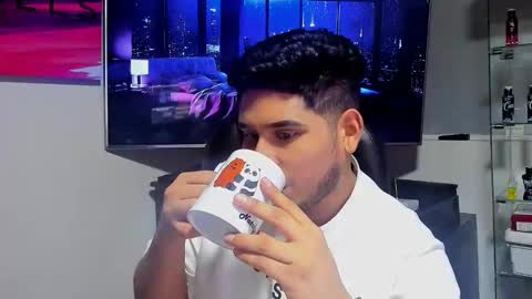 roswall25 online show from January 11, 8:40 am