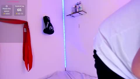    online show from March 29, 1:11 pm