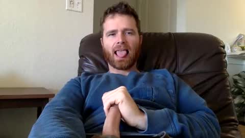 Snapshot of ryanoliver83 chatting on December 24, 6:28 pm Ryan Oliver online show from December 24, 6:28 pm