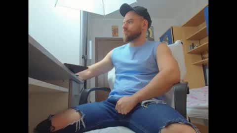 Ryanstone  online show from December 1, 7:44 am