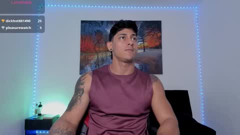 ryanwhite3 online show from February 10, 1:32 am