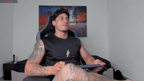 ryanwhite3 online show from April 21, 1:42 am