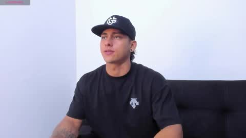 ryanwhite3 online show from October 27, 12:35 am