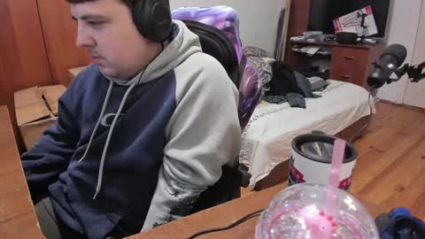 1141323  my Lord Mister Max   moms treasure online show from January 4, 10:45 pm