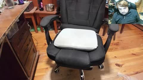 1141323  my Lord Mister Max   moms treasure online show from September 11, 8:19 pm