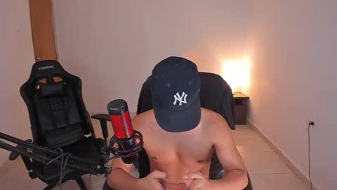 saenz_hotx online show from November 4, 12:01 am