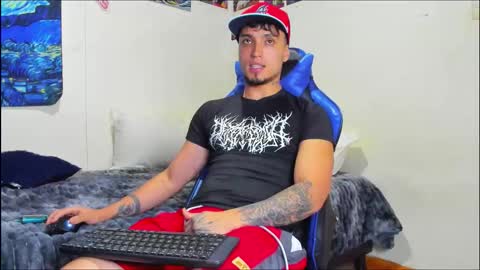 Snapshot of salvatore_dereck chatting on October 4, 1:43 am online show from October 4, 1:43 am