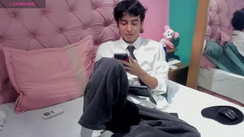 salvatore  online show from December 9, 9:11 pm