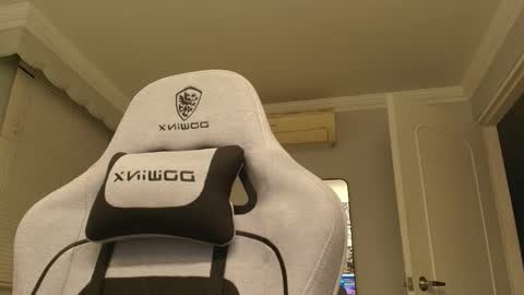 salvatore_montt online show from October 19, 4:17 am