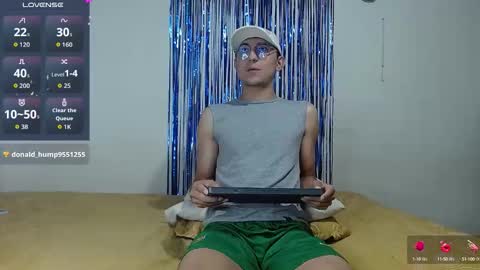 Snapshot of samfox_ chatting on September 16, 11:22 am SAM online show from September 16, 11:22 am